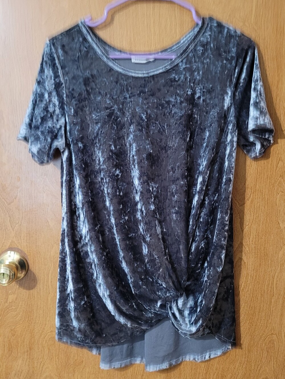 eesome Crushed Velvet Twist-Front Short Sleeve Top - Gray